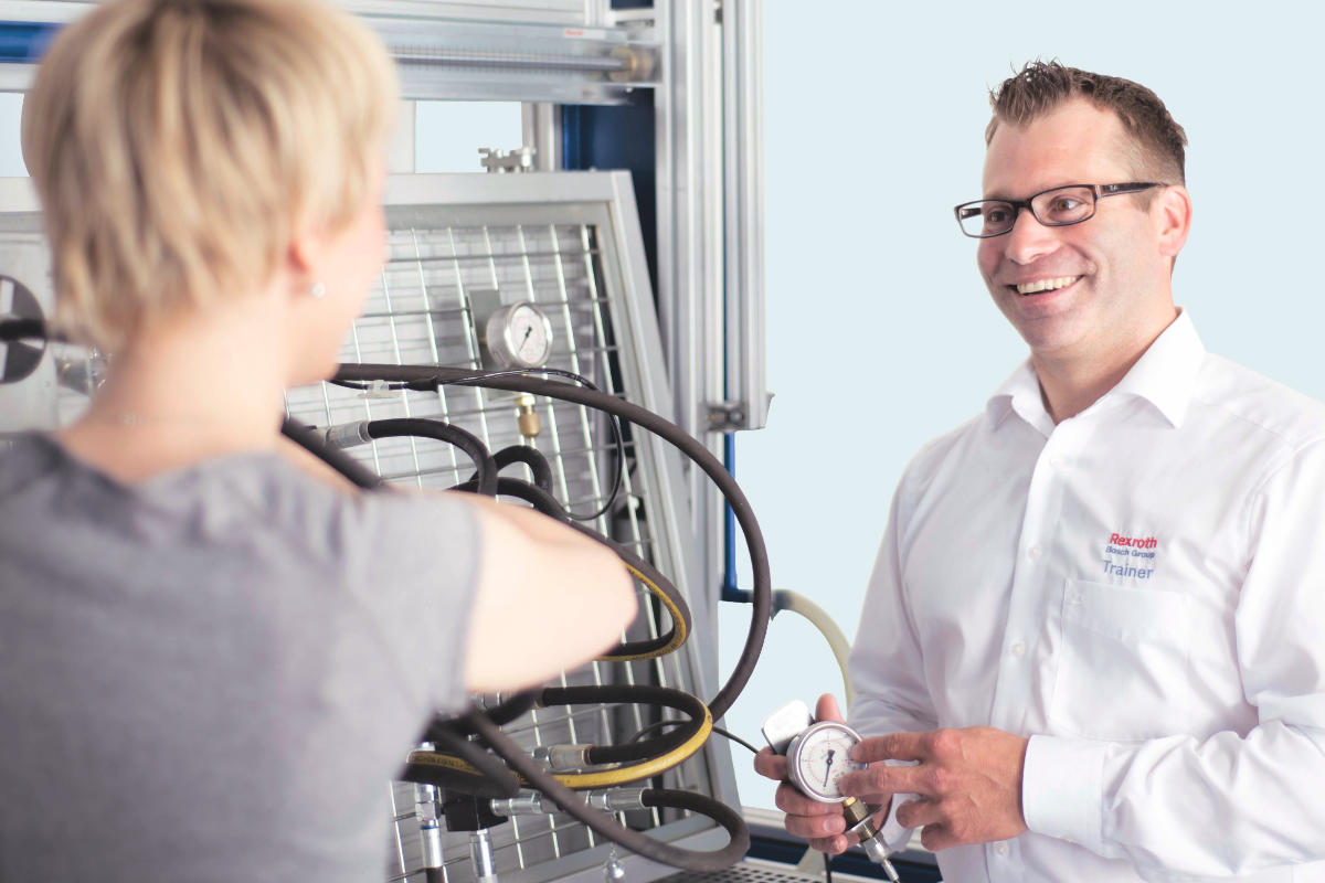Service für Ihre Maschinen, Anlagen und Druckluftsysteme Service für Ihre Maschinen, Anlagen und Druckluftsysteme