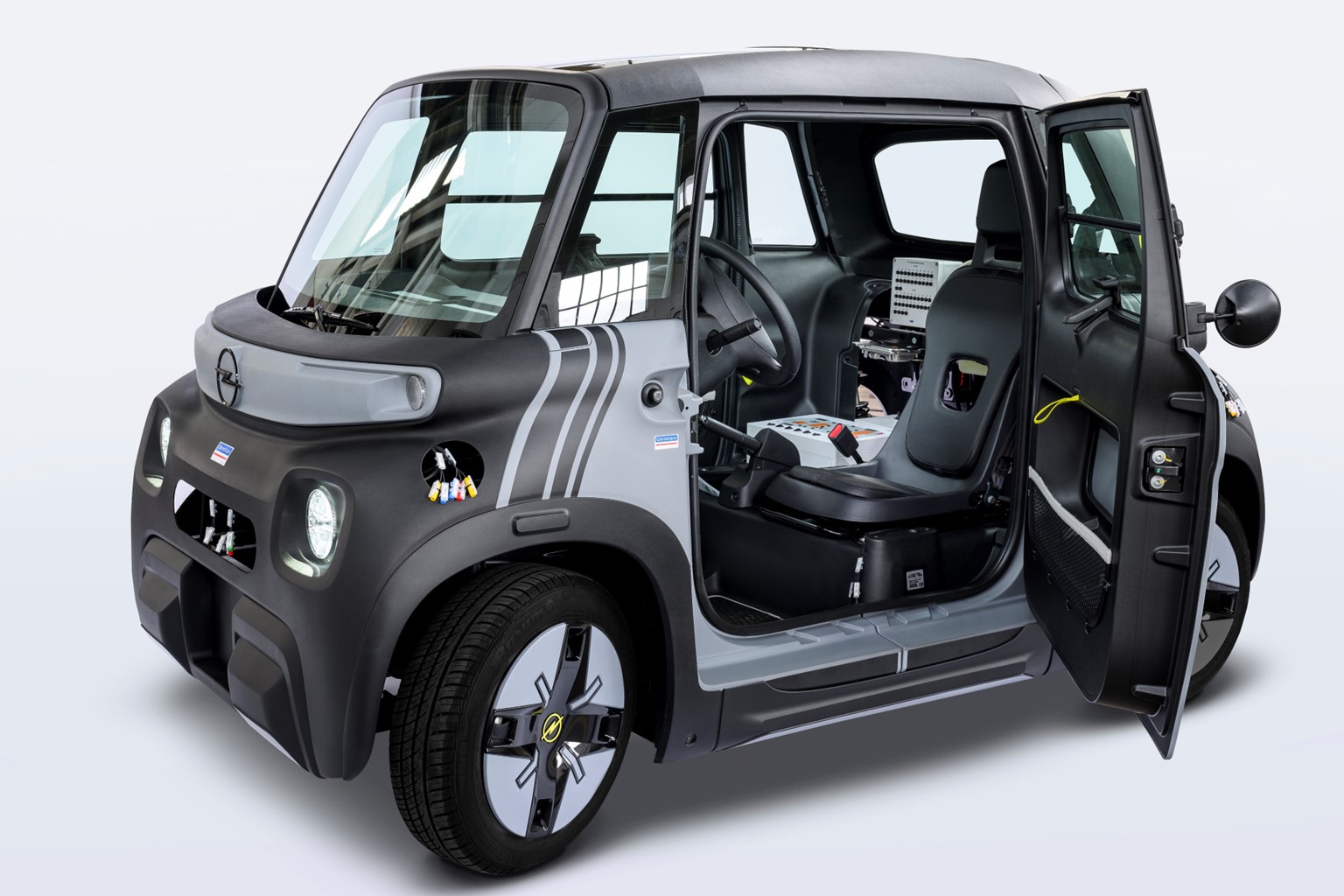 Opel Rocks-e_103158_1536x1024px_KFZ Training Vehicle Opel Rocks-e